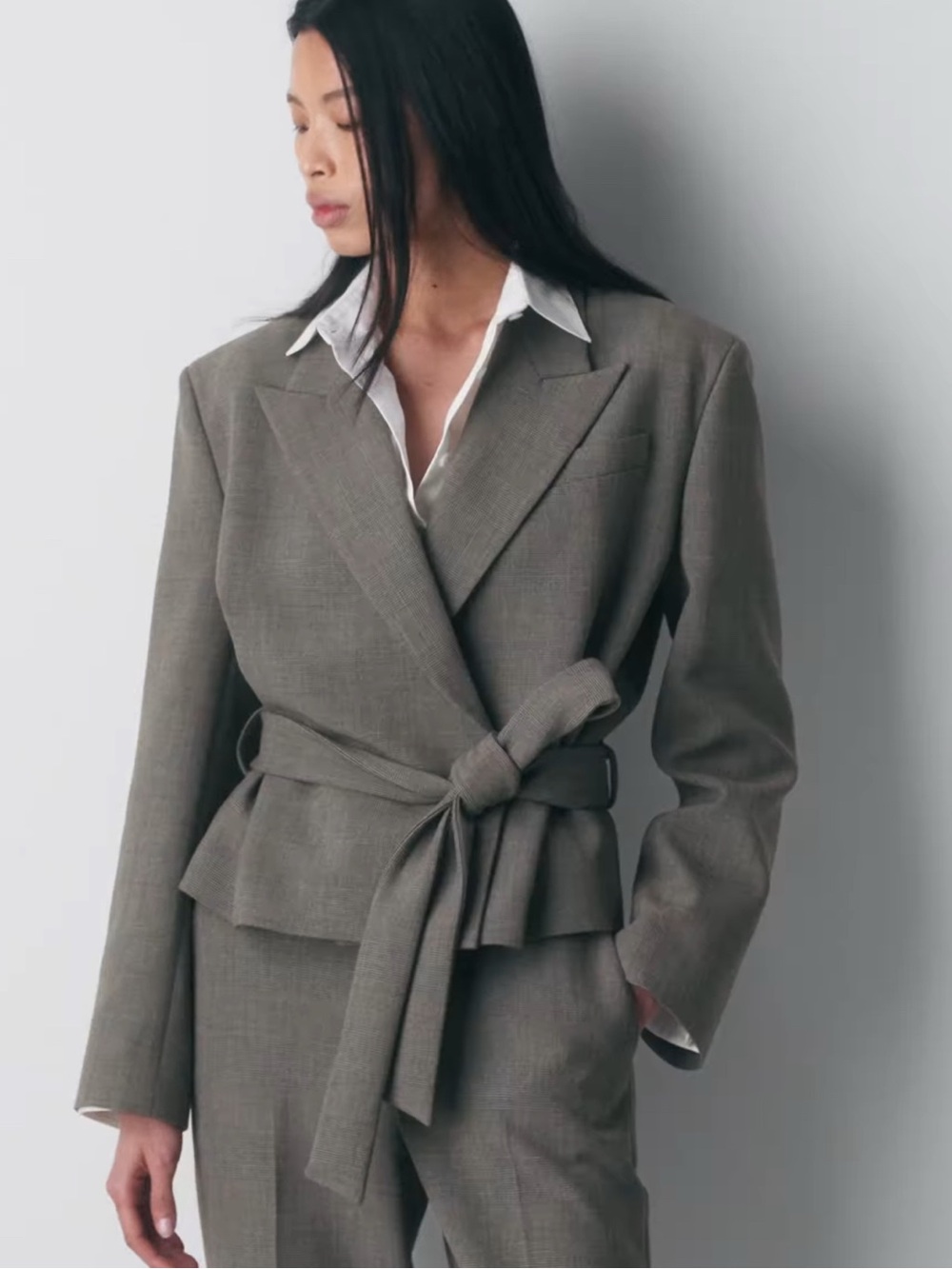 Babaton Light Gray Cropped Tailored Blazer Size L